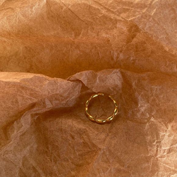 18K Gold Plated Trilly Oval Beaded Band Ring - Picture 8 of 8